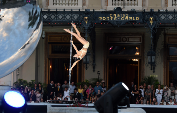 Pole Dance Duo | F(ê)aites de la Danse